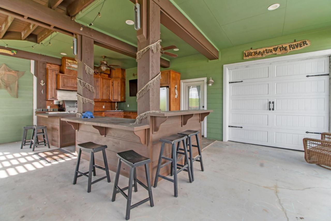 Luxury Waterfront Home Family And Pet Friendly Near Surfside Beach 11 Mins Freeport Bagian luar foto