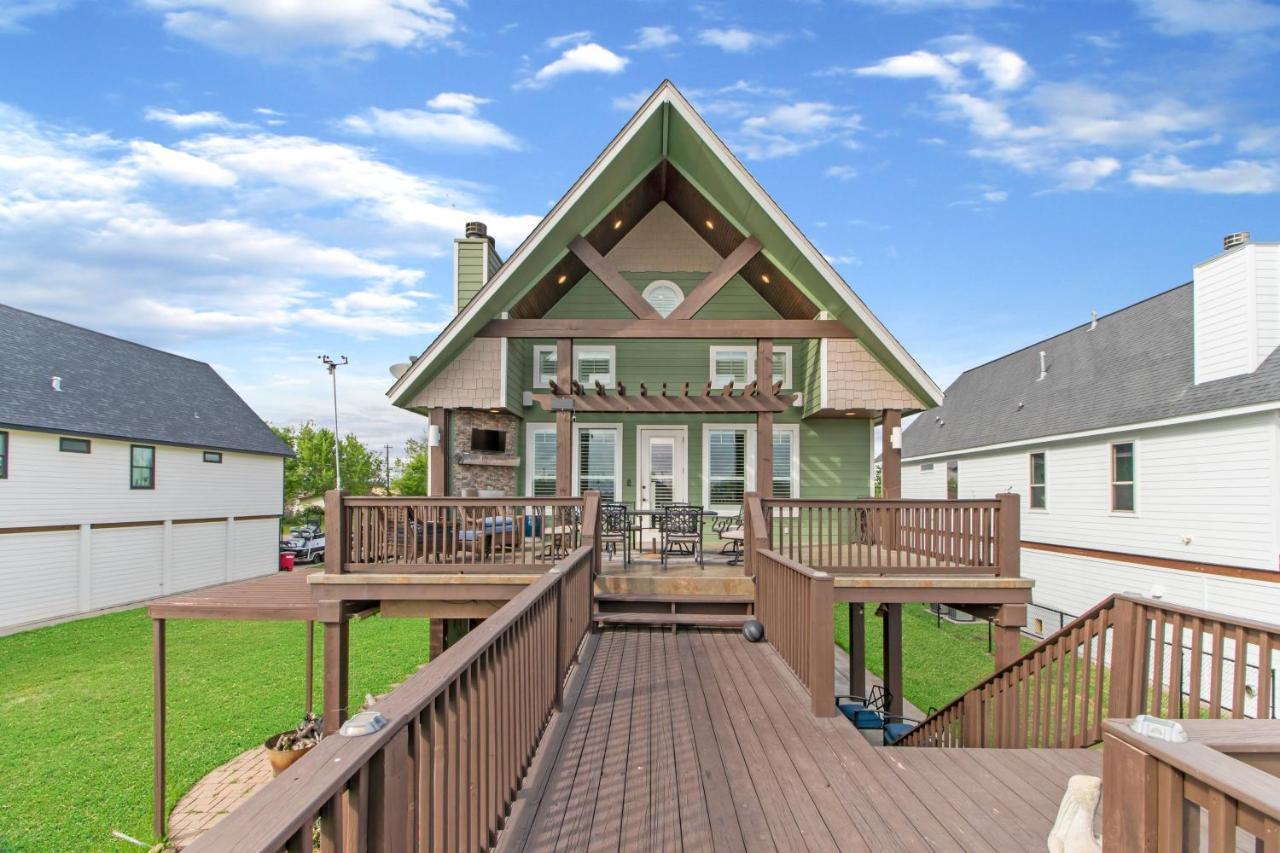 Luxury Waterfront Home Family And Pet Friendly Near Surfside Beach 11 Mins Freeport Bagian luar foto