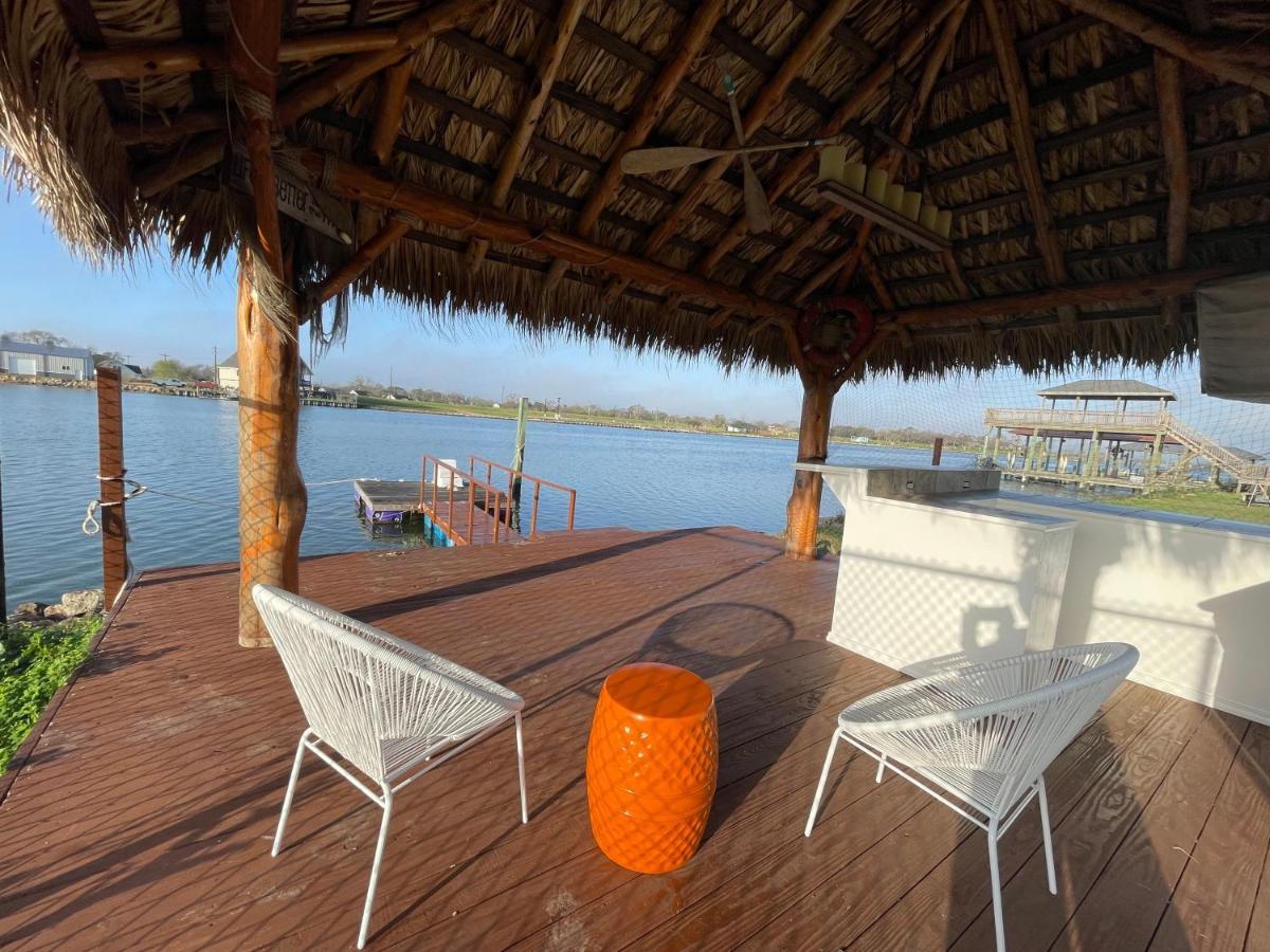 Luxury Waterfront Home Family And Pet Friendly Near Surfside Beach 11 Mins Freeport Bagian luar foto