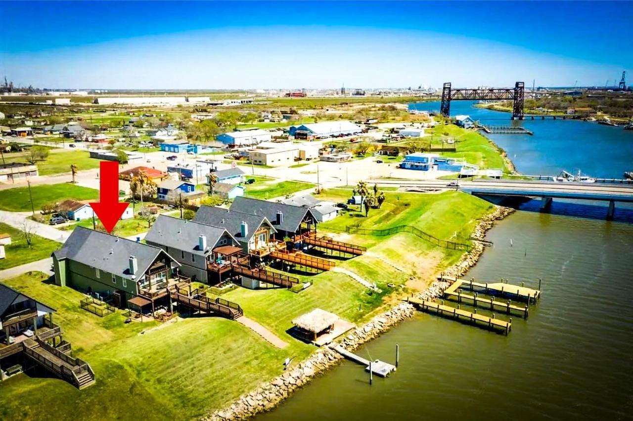 Luxury Waterfront Home Family And Pet Friendly Near Surfside Beach 11 Mins Freeport Bagian luar foto