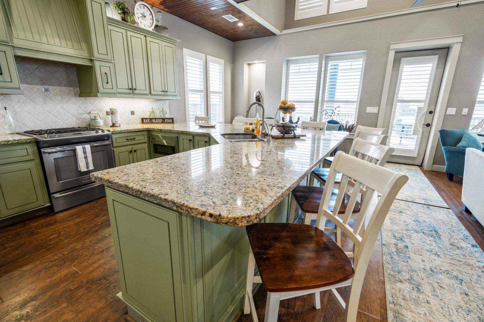 Luxury Waterfront Home Family And Pet Friendly Near Surfside Beach 11 Mins Freeport Bagian luar foto